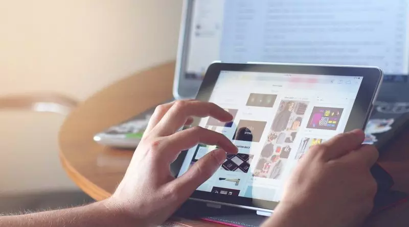 You are currently viewing Jak prowadzić blog firmowy, aby wzmocnić wizerunek marki?